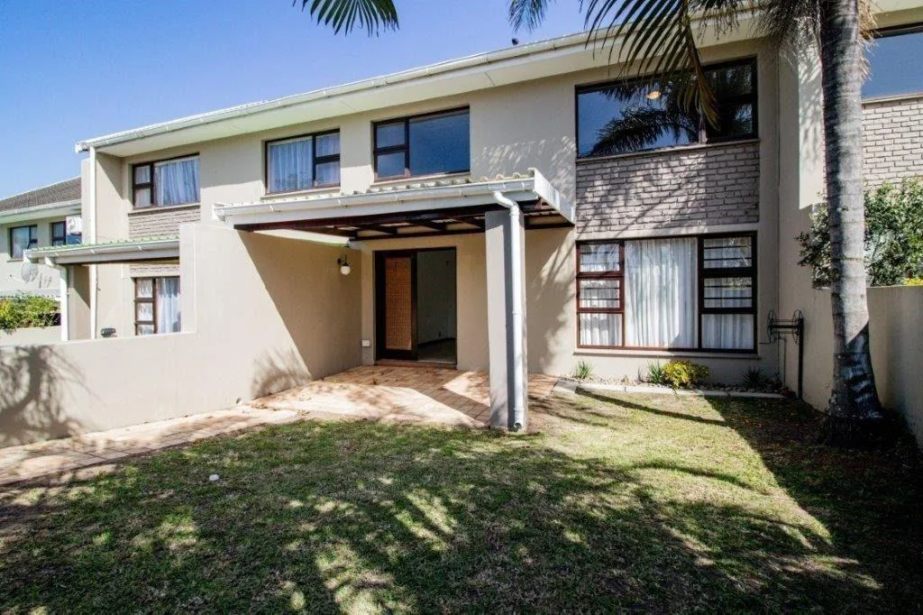 3 Bedroom Townhouse to rent in Beacon Bay