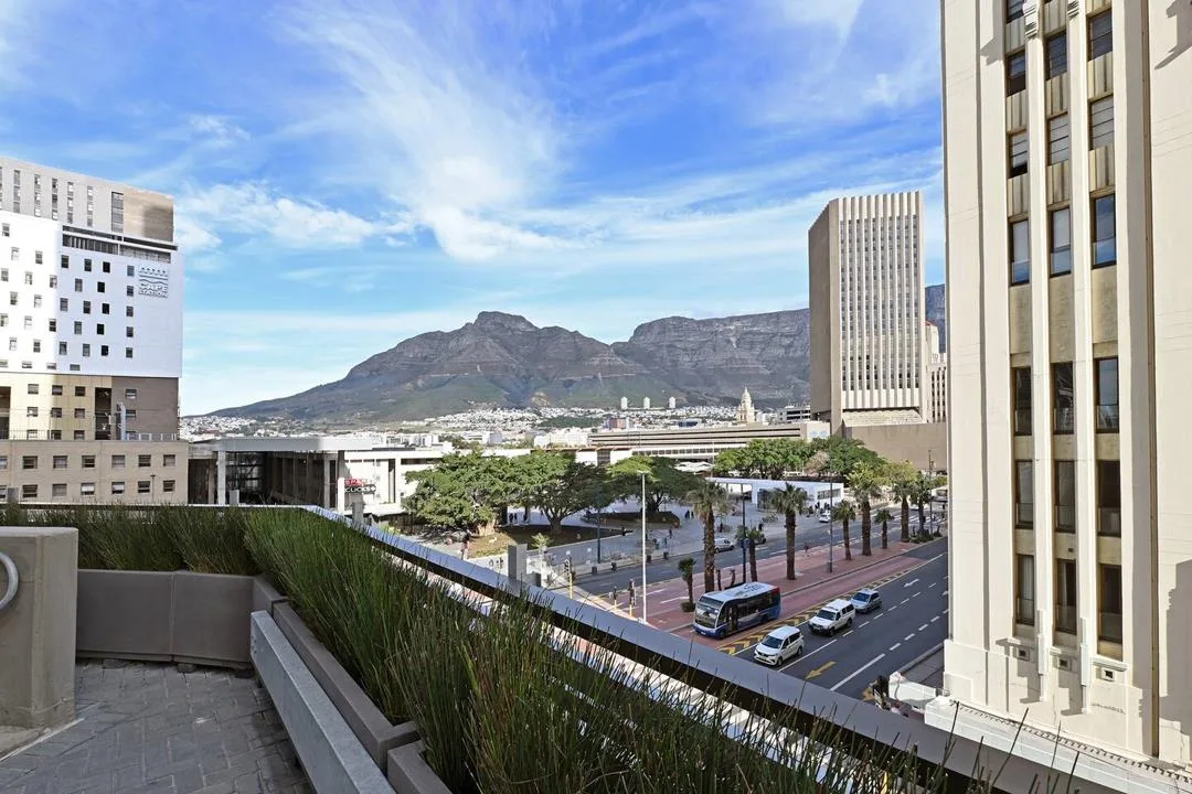 0.5 Bedroom Apartment / flat for sale in Cape Town City Centre