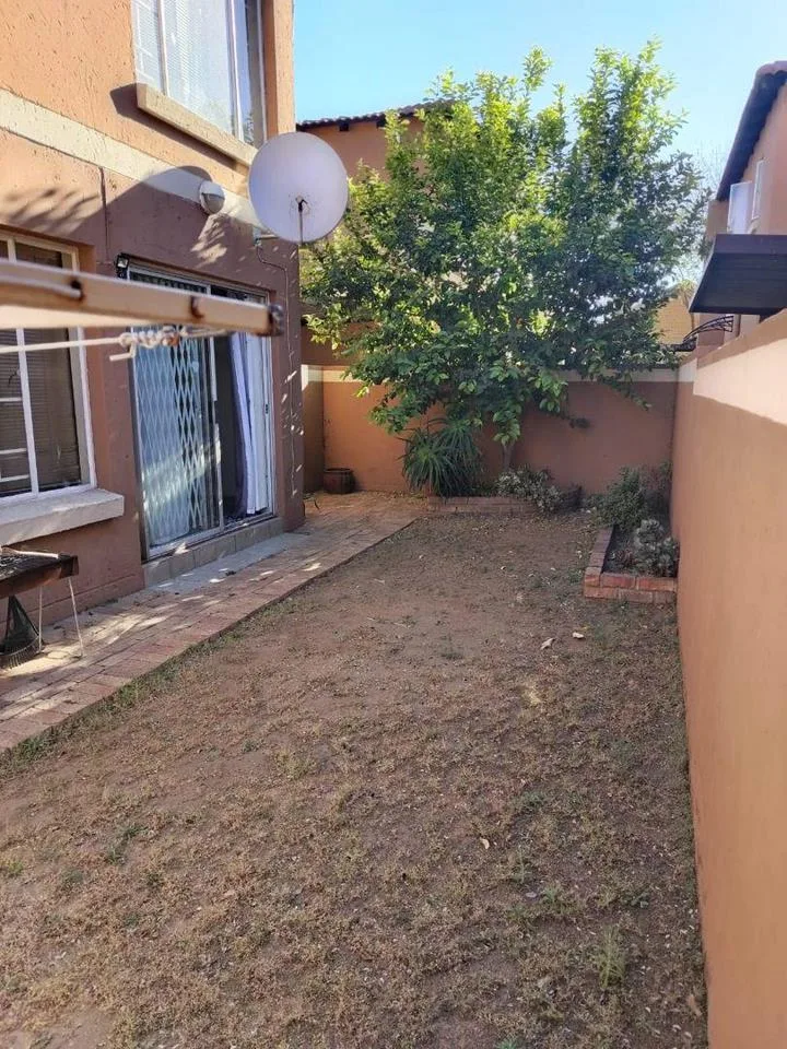 2 Bedroom Townhouse for sale in Vaalpark