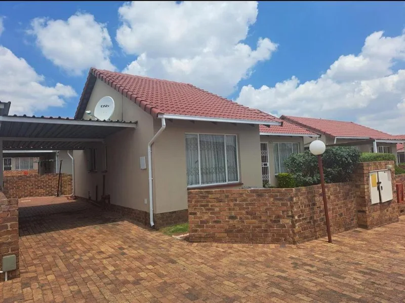 3 Bedroom Townhouse for sale in Ormonde