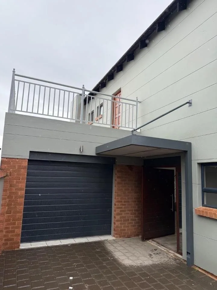 2 Bedroom Townhouse for sale in Groenvlei SH