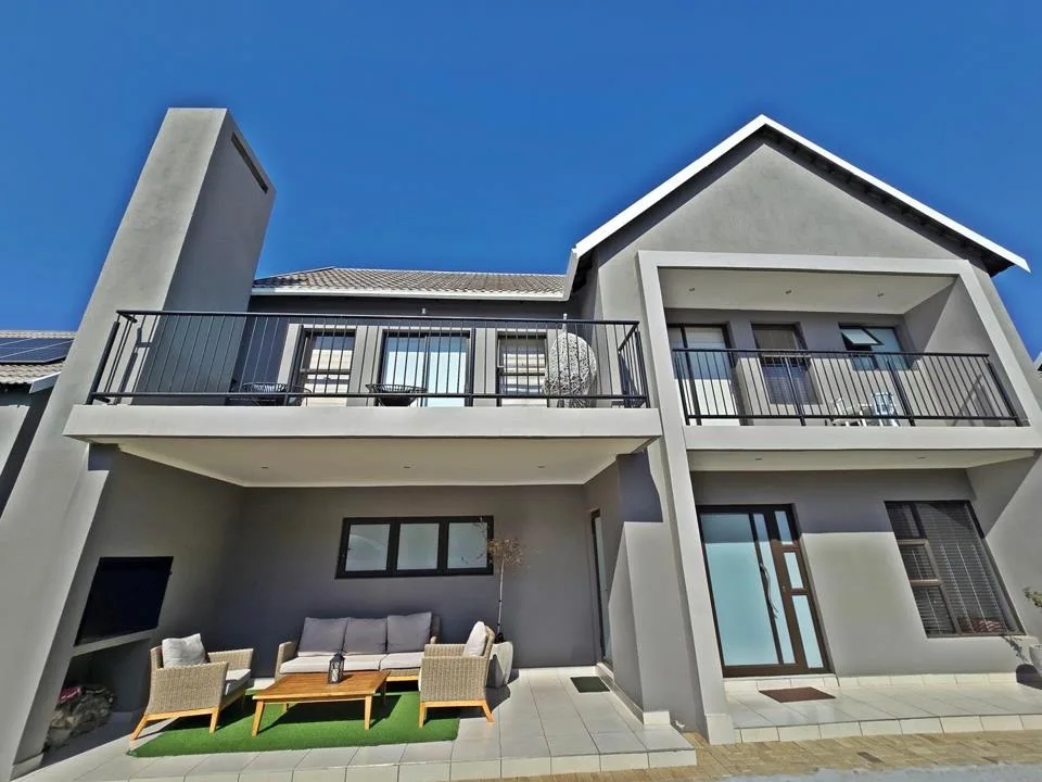 4 Bedroom House for sale in Shellyvale