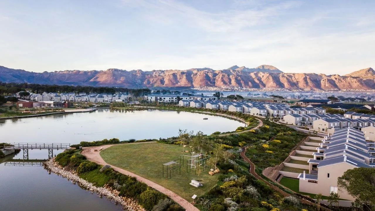 3 Bedroom House for sale in Somerset Lakes