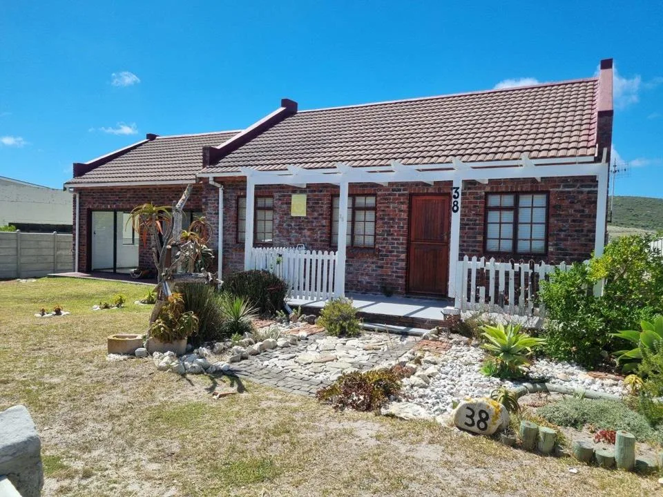 2 Bedroom House for sale in Agulhas