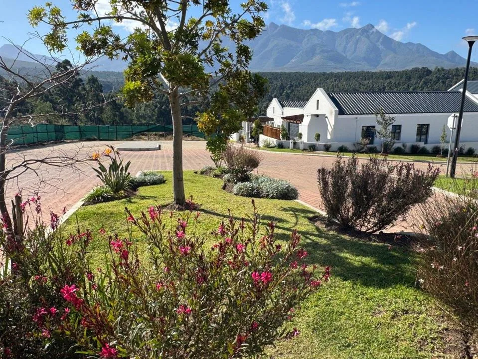 3 Bedroom House for sale in Mountain View Estate