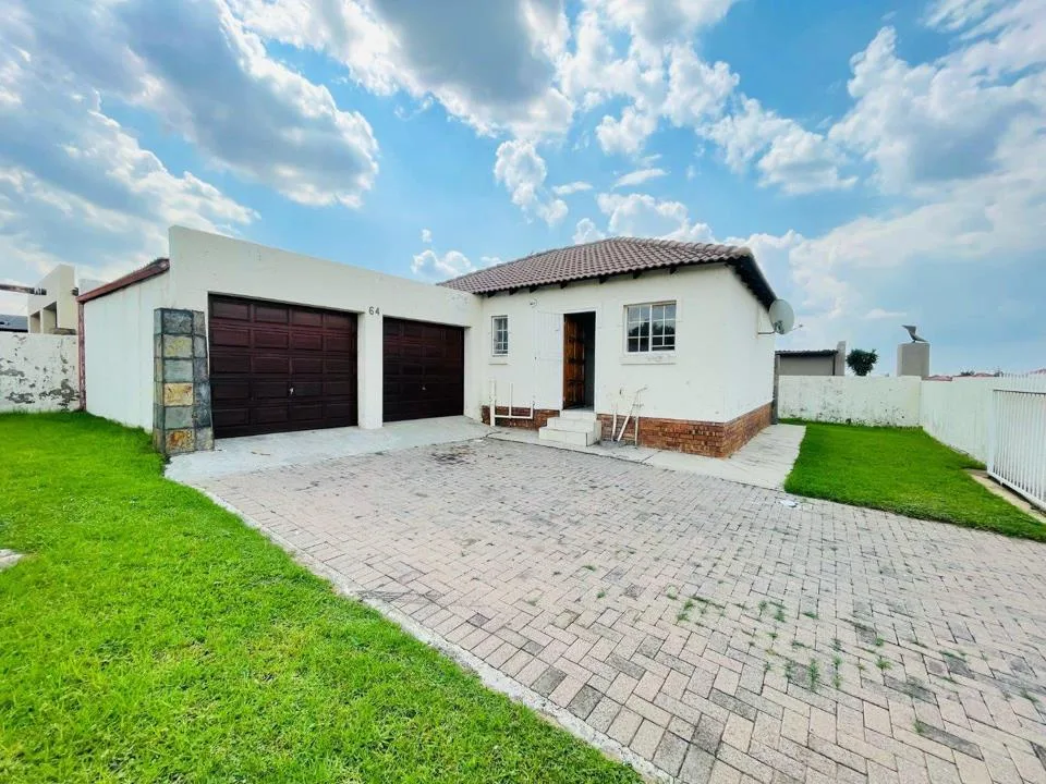 3 Bedroom Townhouse for sale in Ben Fleur