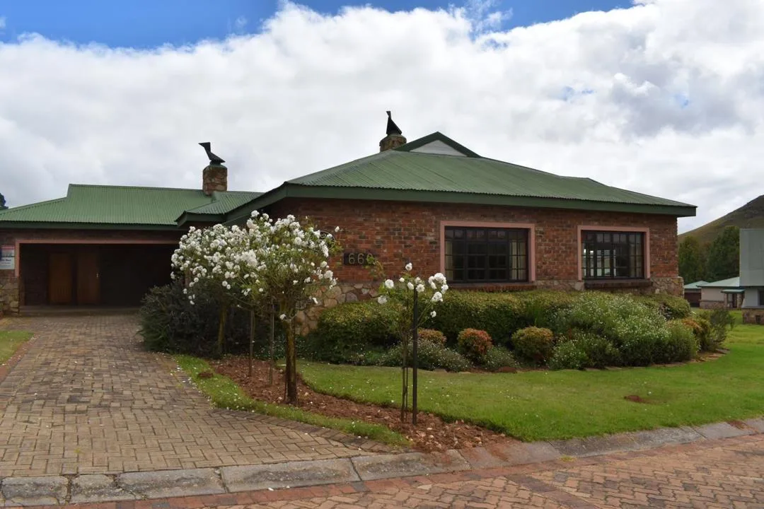 3 Bedroom House for sale in Dullstroom