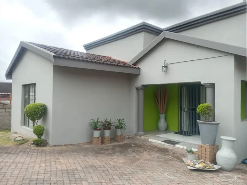 3 Bedroom House for sale in Valencia Park