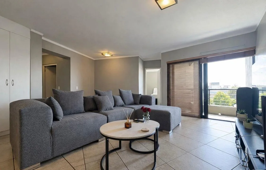 2 Bedroom Apartment / flat for sale in Claremont Upper