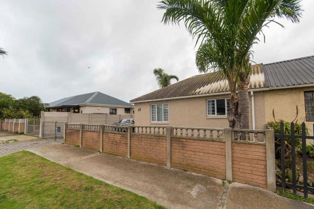 2 Bedroom House for sale in South End