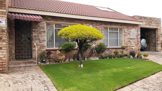 2 Bedroom Townhouse for sale in Parys