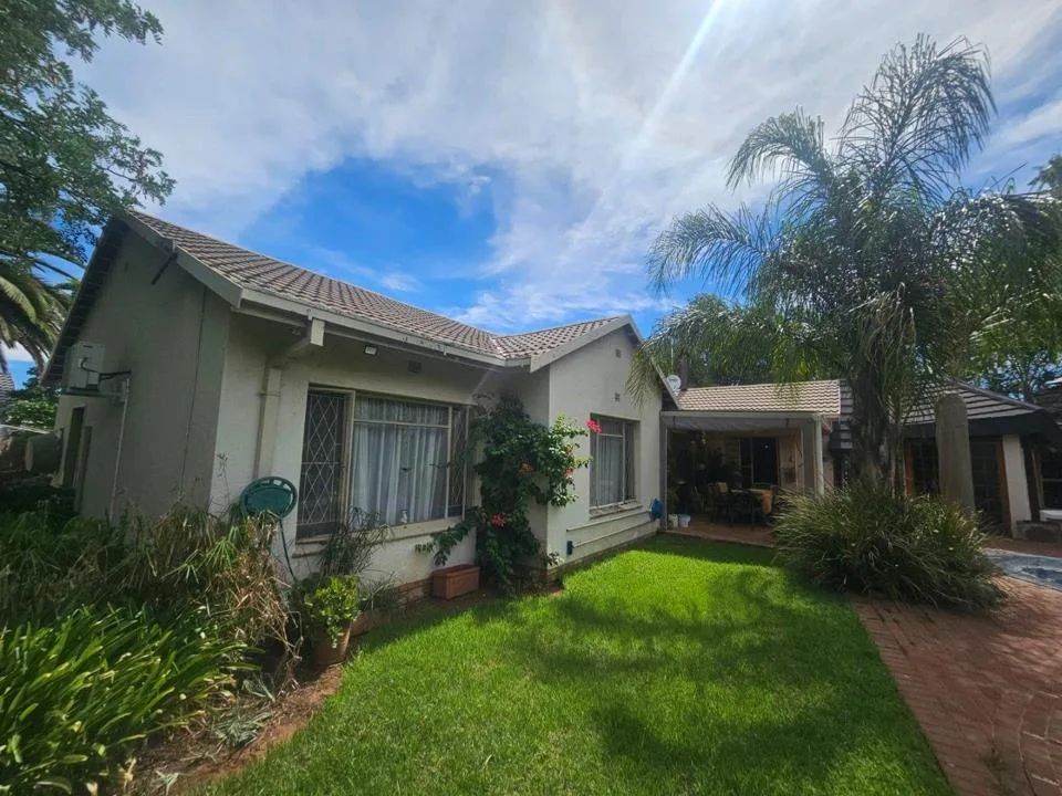4 Bedroom House for sale in Royldene