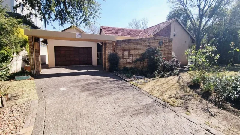 4 Bedroom House for sale in Secunda