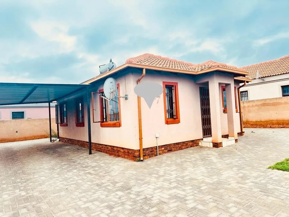 3 Bedroom House to rent in The Orchards