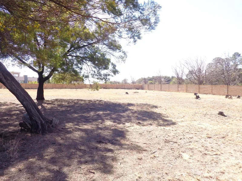 2 351 m² Land available in Zwavelpoort AH