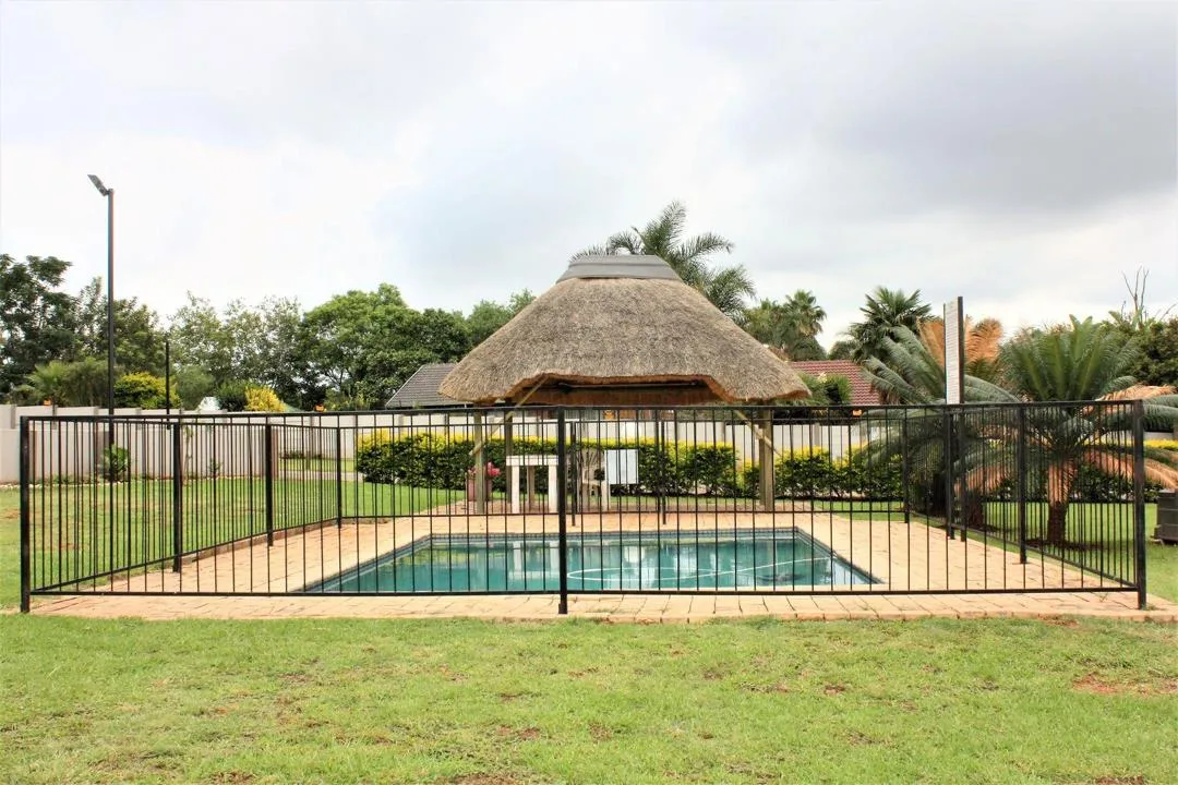 2 Bedroom Townhouse for sale in Zwartkop