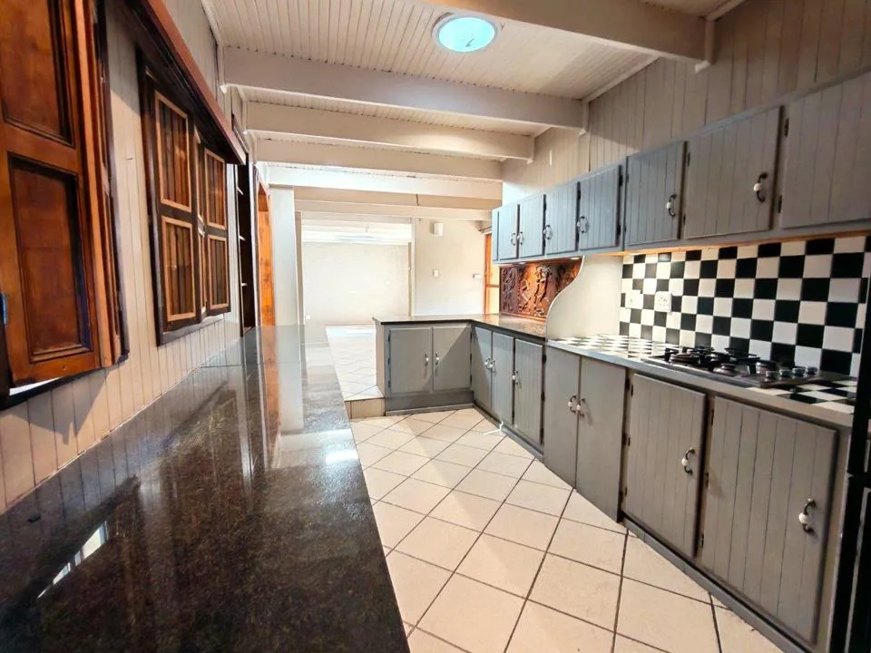 House for sale in Bayswater