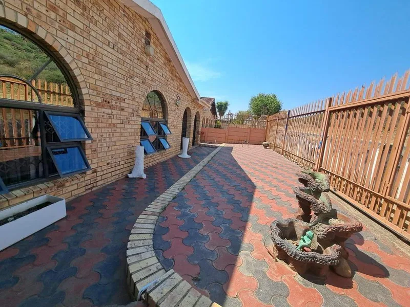 3 Bedroom House for sale in Aloepark
