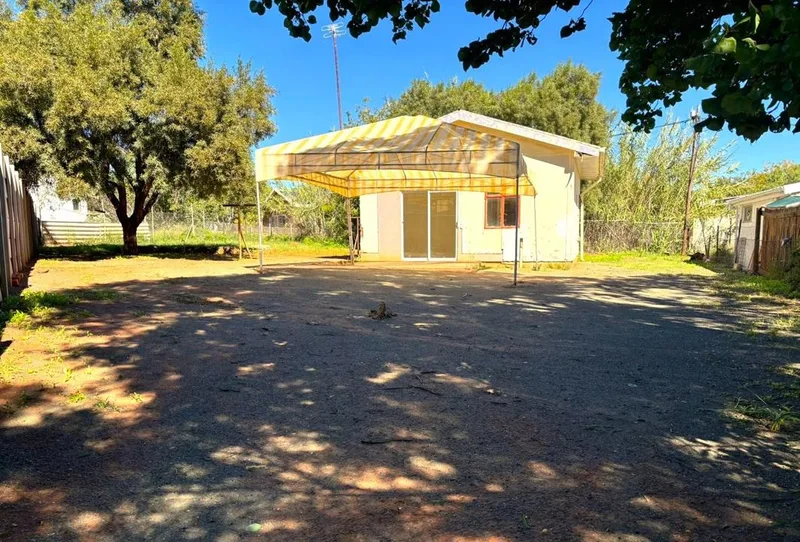 1 Bedroom House for sale in Orania