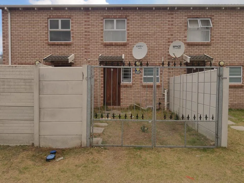 2 Bedroom House for sale in Walmer Link