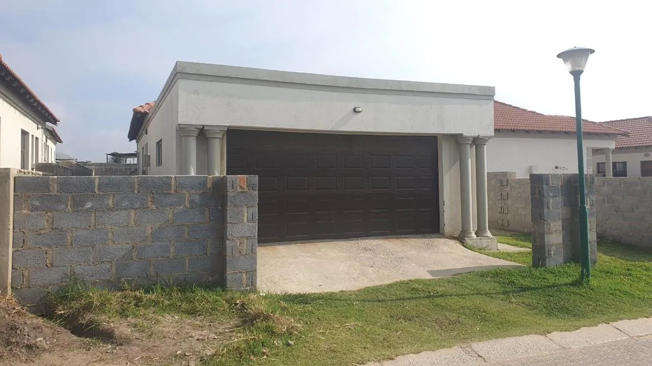 3 Bedroom House for sale in Nomdeni