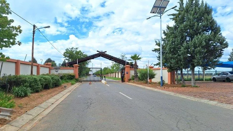 4 Bedroom House for sale in Mandela View