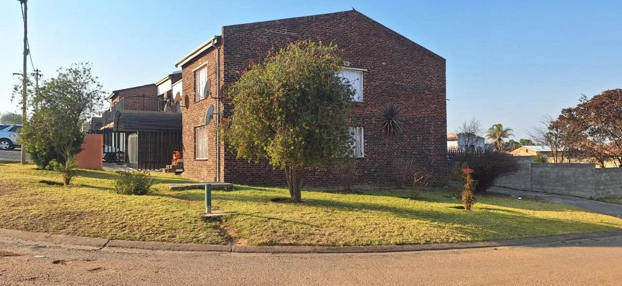 16 Bedroom Apartment / flat for sale in Piet Retief