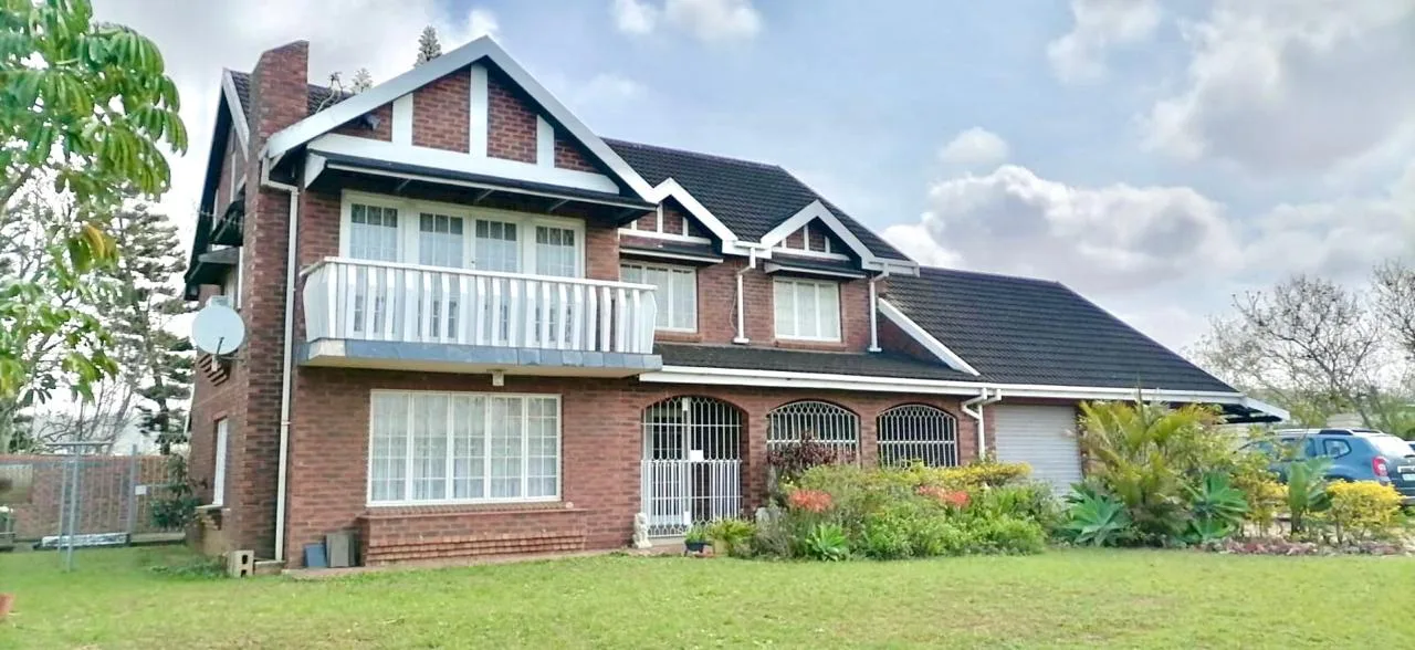 5 Bedroom House for sale in Palmiet