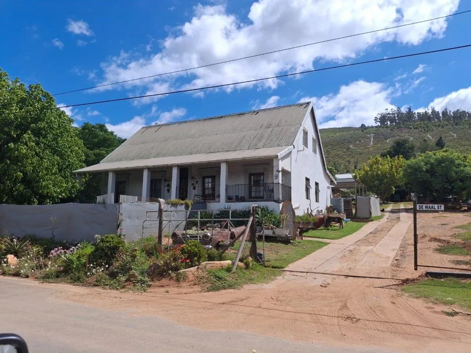 6 Bedroom House for sale in Joubertina