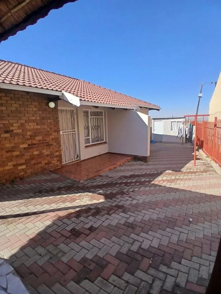 4 Bedroom House to rent in Embalenhle Ext 4