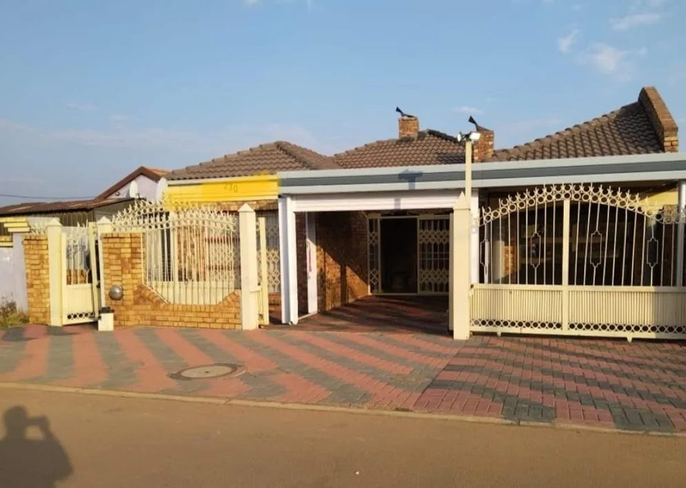 3 Bedroom House for sale in Soshanguve XX