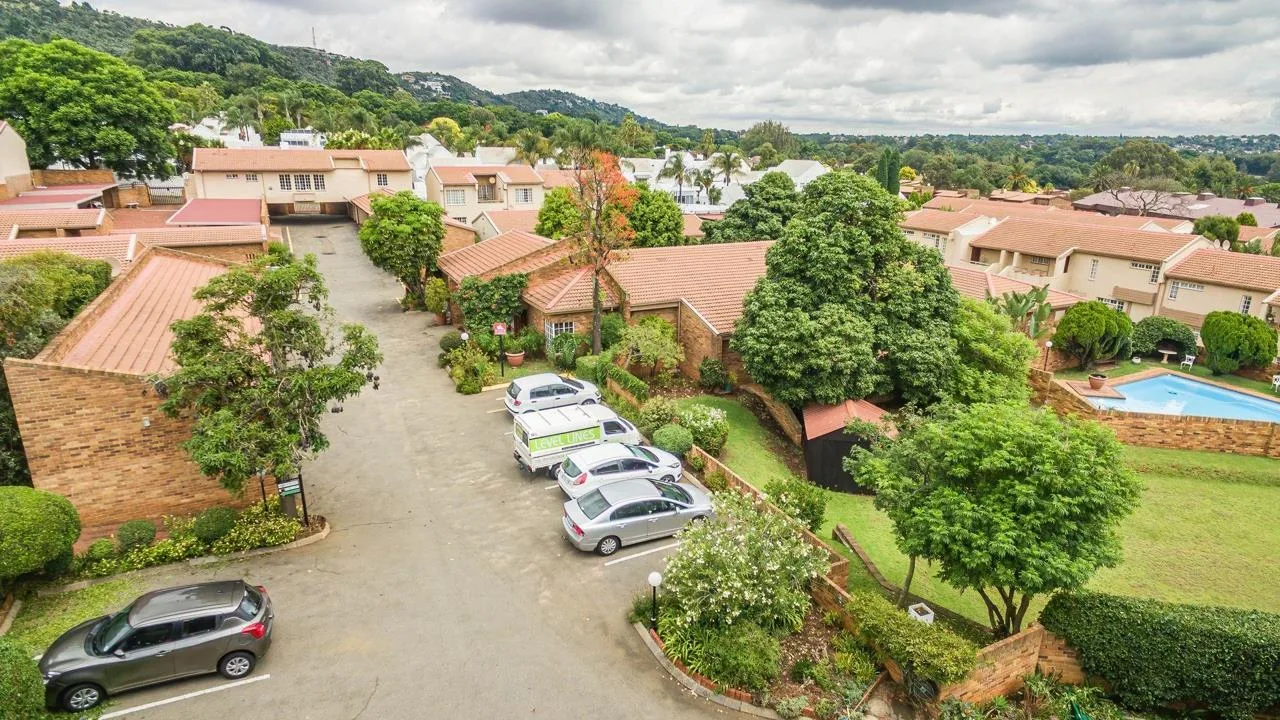 2 Bedroom House for sale in Bedford Park