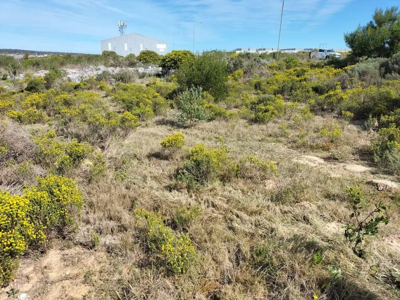 2 755 m² Land available in Mossel Bay Central