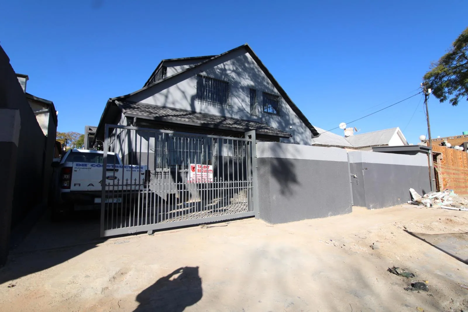 1 Bedroom Apartment in Yeoville