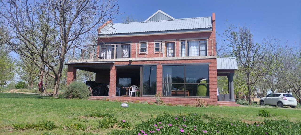 4 Bedroom House for sale in Orania