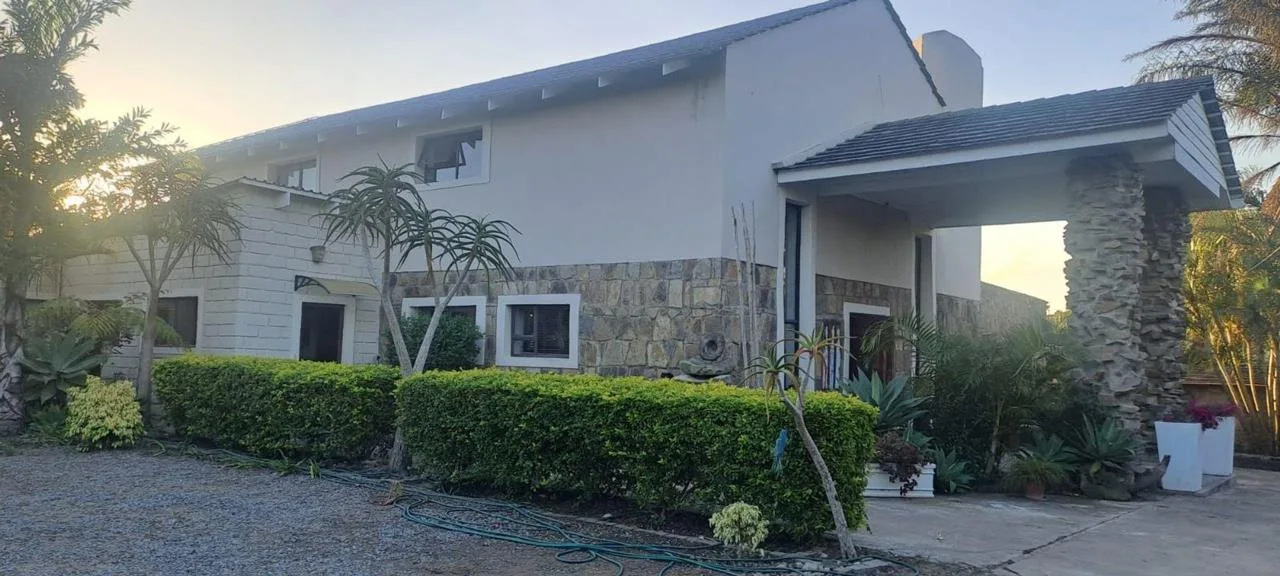 4 Bedroom House for sale in Gonubie