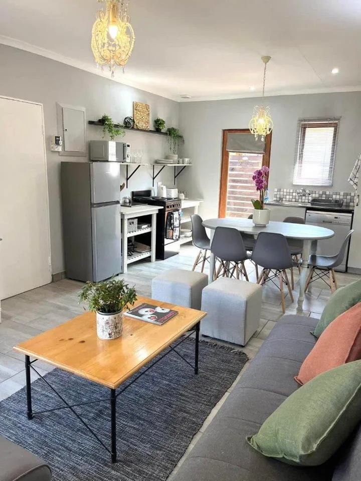 Apartment / flat to rent in Greenway Woods