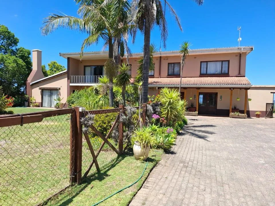 8 Bedroom House for sale in Greenfields