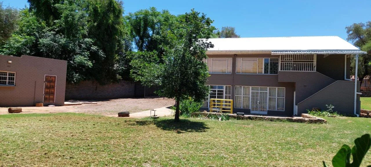 4 Bedroom House for sale in Barkly West