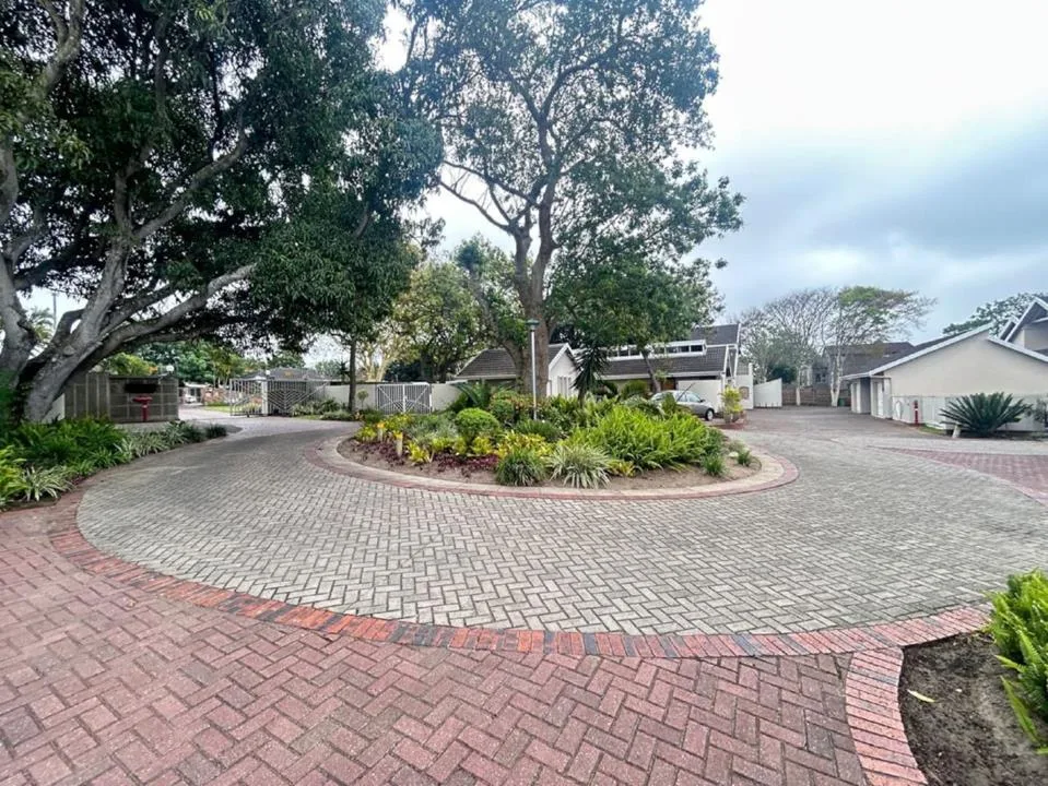 4 Bedroom House for sale in Meer En See