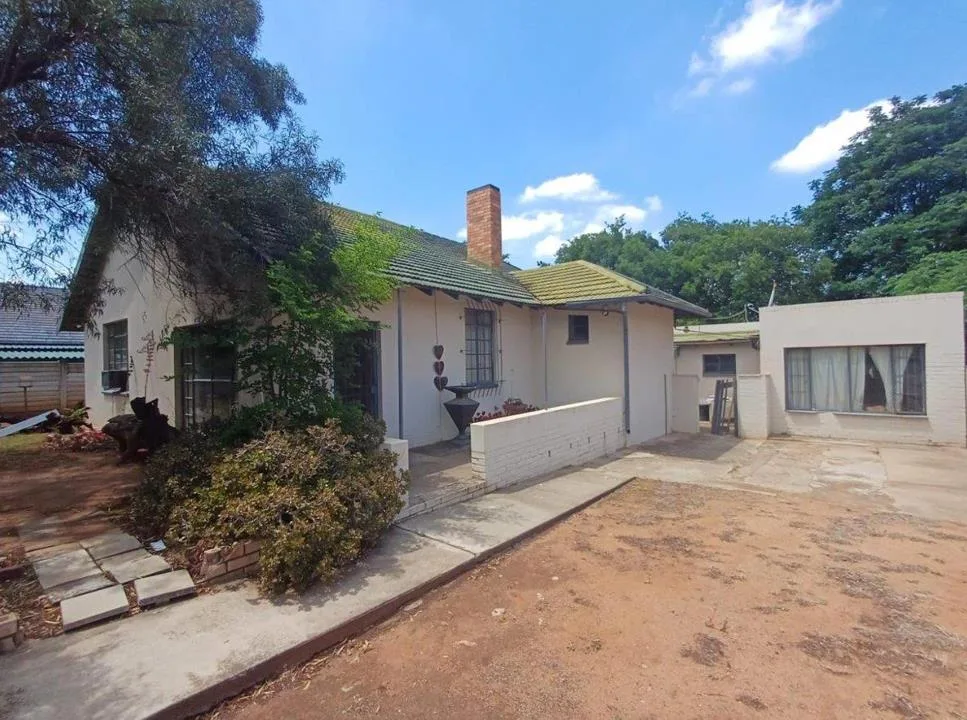 3 Bedroom House for sale in Stilfontein Ext 1