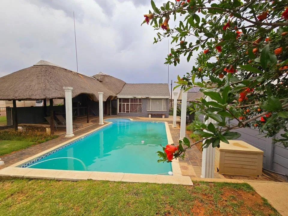 7 Bedroom House for sale in Flimieda