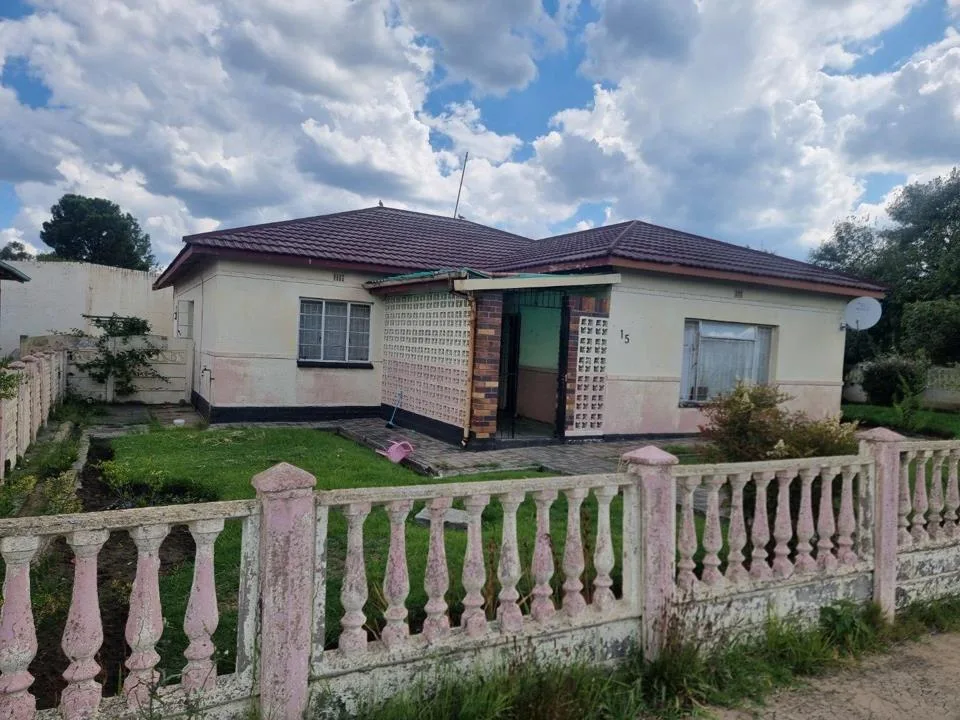 4 Bedroom House for sale in Grootvlei