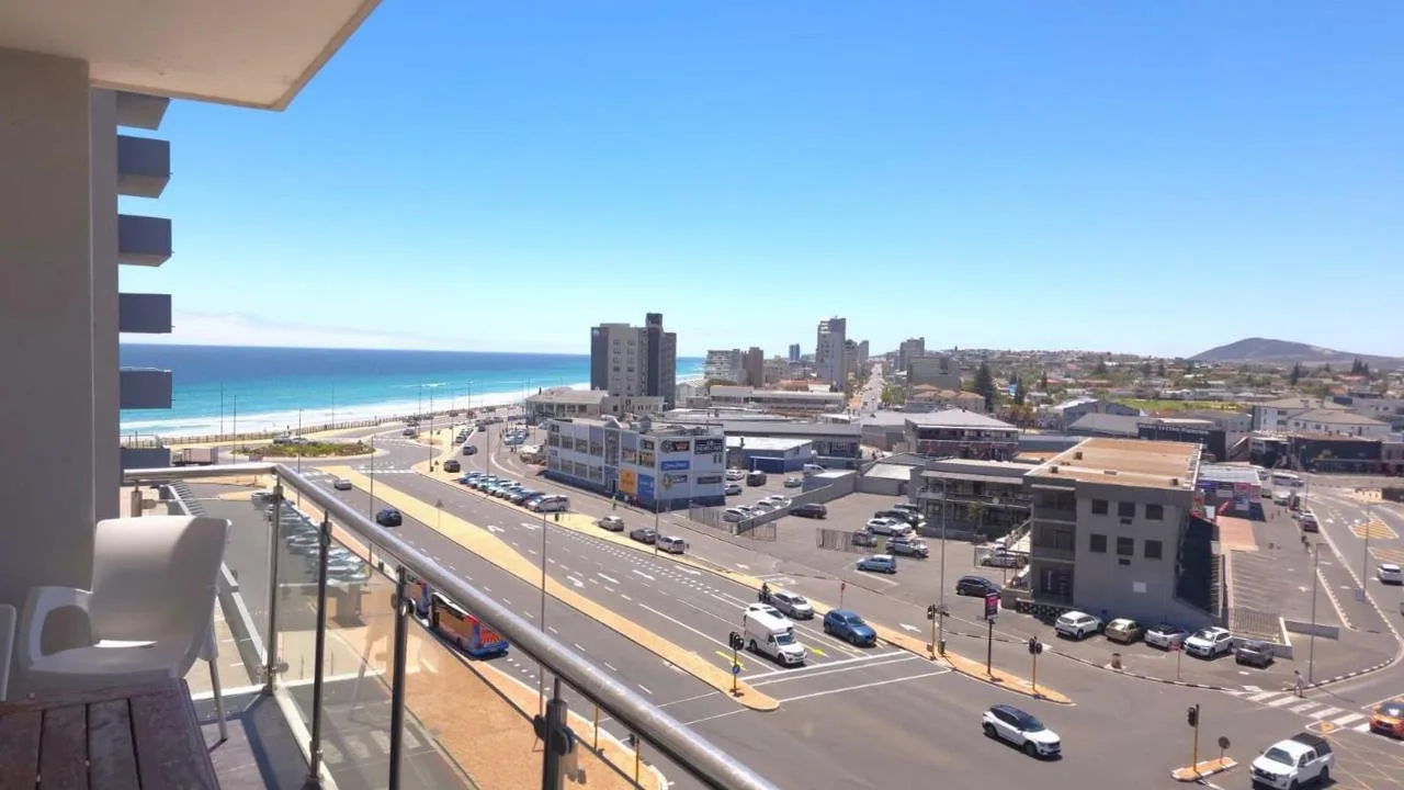 3 Bedroom Apartment / flat for sale in Beachfront