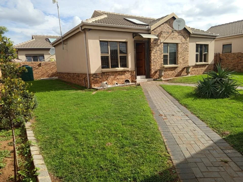 3 Bedroom House for sale in Marelden