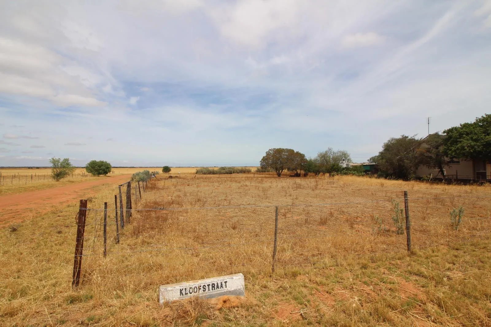1 487 m² Land available in Aurora