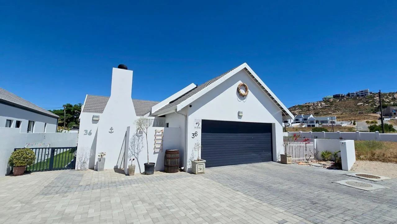 2 Bedroom House for sale in Sandy Point Beach Estate