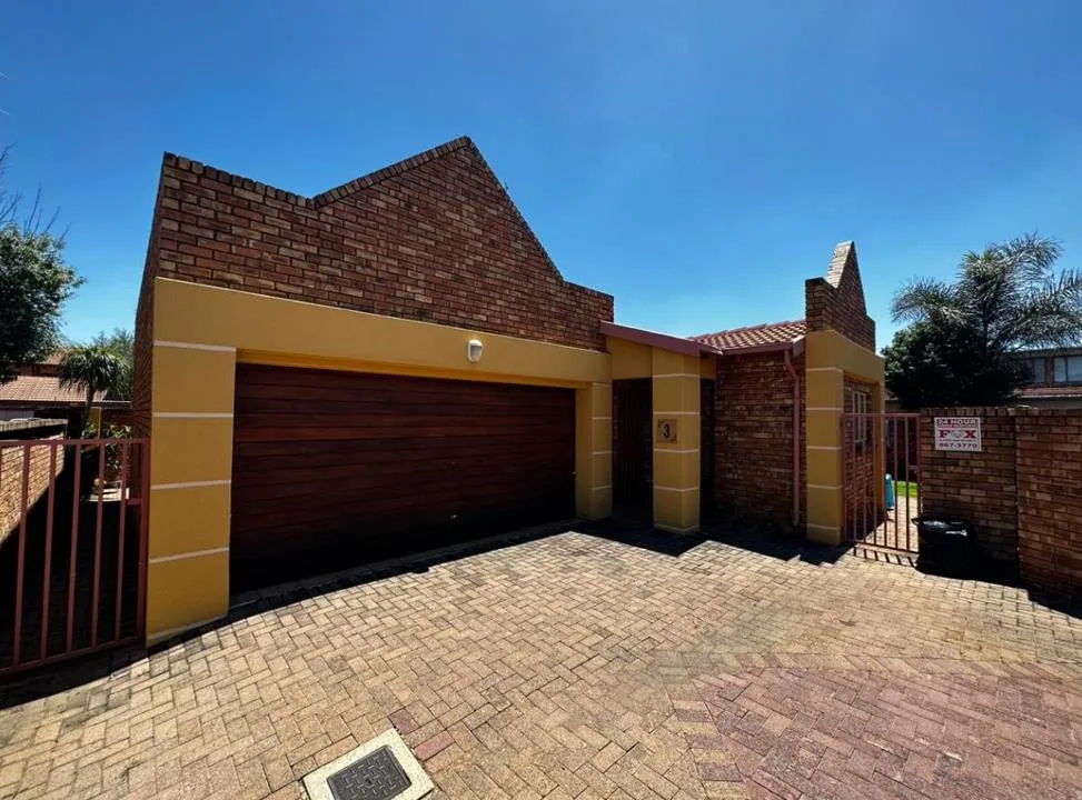 3 Bedroom Townhouse for sale in New Market
