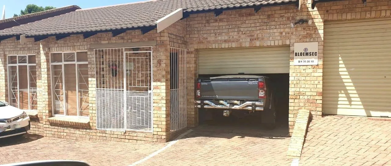 2 Bedroom Townhouse for sale in Navalsig