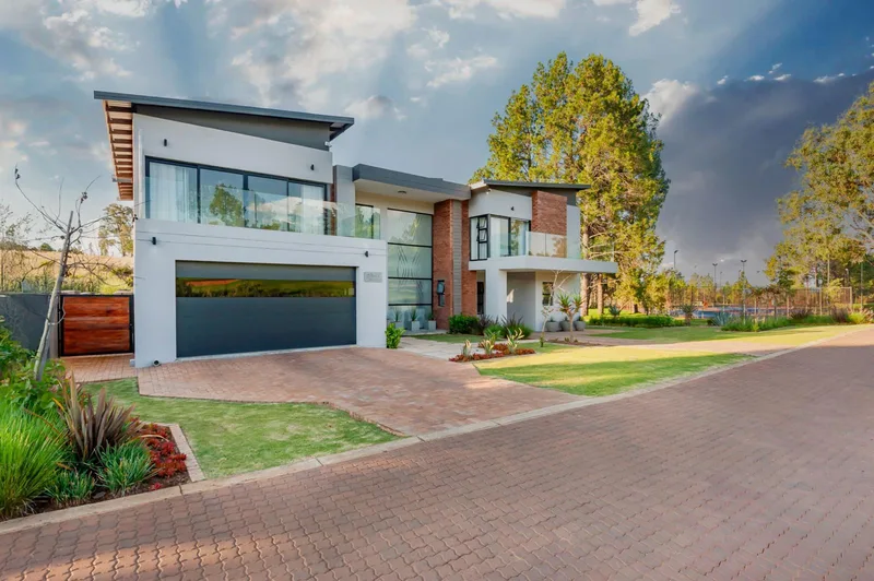 6 Bedroom House in Eye of Africa Estate